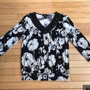 2/$16 💋 Polyester v neck blouse